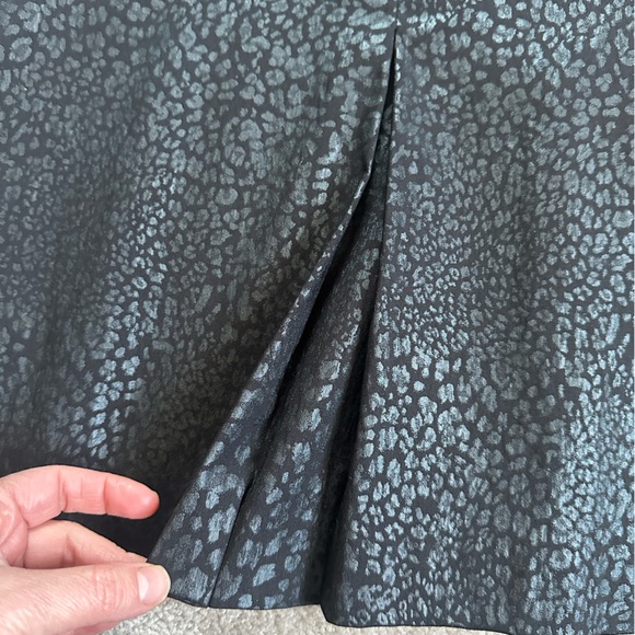 Rachel Roy dress size 8. Super flattering heavy stretchy material deep V lace - Picture 3 of 4